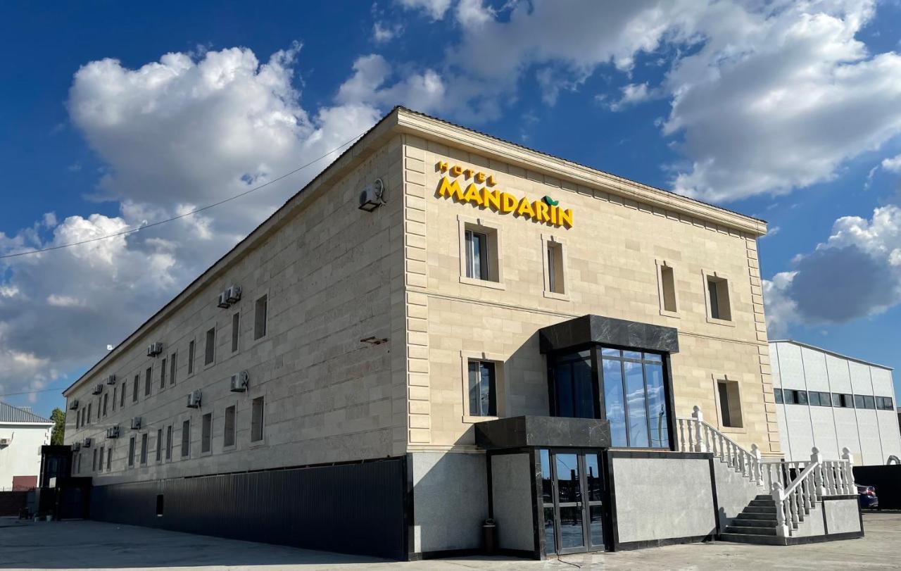 Hotel Mandarin Atyraū Exteriör bild